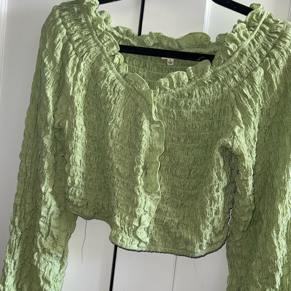Like Green Ruffle Long Sleeve - Picture 2 of 8